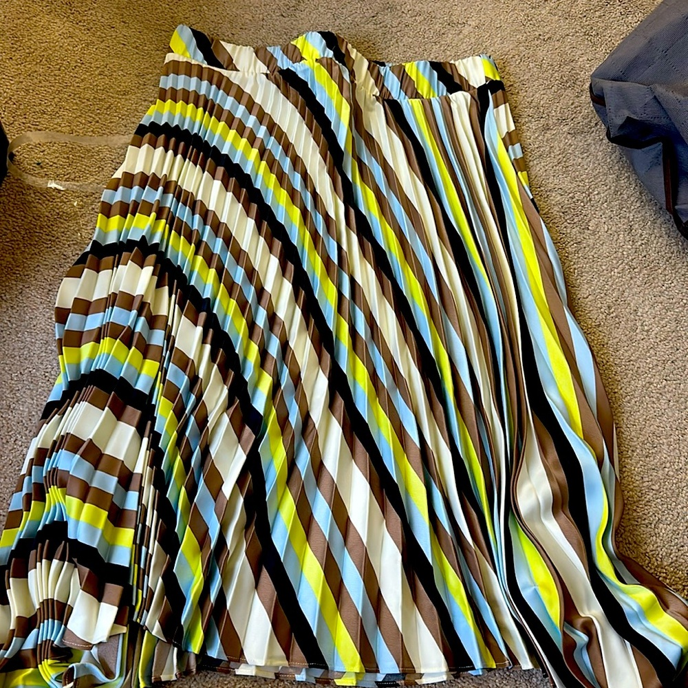 Nine West skirt 
Brand new